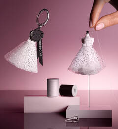 PERSONALIZE YOUR FRAGRANCE BOTTLE