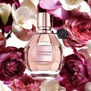 Flowerbomb Perfume And Moisturizer Gift Set
